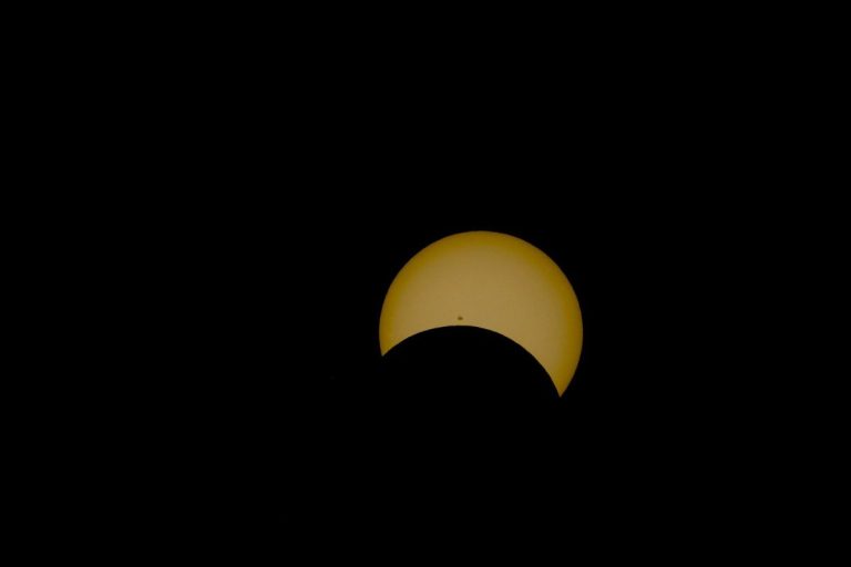 Stargazing Meets Strategy: Why Total Eclipses Are the Ultimate Live-Action Gaming Event - Game Tutorial & Guides