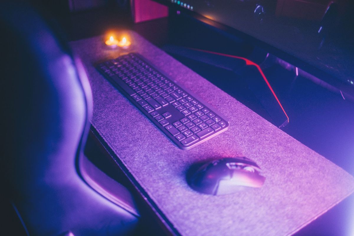 Finding the Right Balance: Footwear and Comfort in the Modern Gaming Workspace - Game Tutorial & Guides